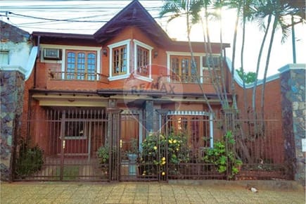 Vendo Casa en Asunción Barrio Ycua Satí detrás de Paseo la galería 