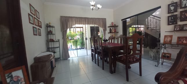 En Venta! Hermosa casa en condominio sobre carretera a Cotoca