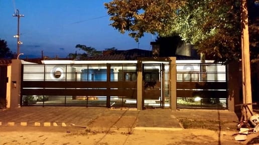 En Venta Amplia Residencia Zona U.C.A., Santa Librada