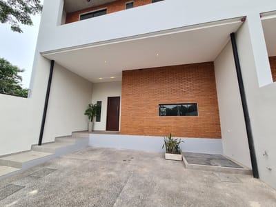 EN VENTA! AMPLIOS DUPLEX EN LUQUE - LOMA MERLO