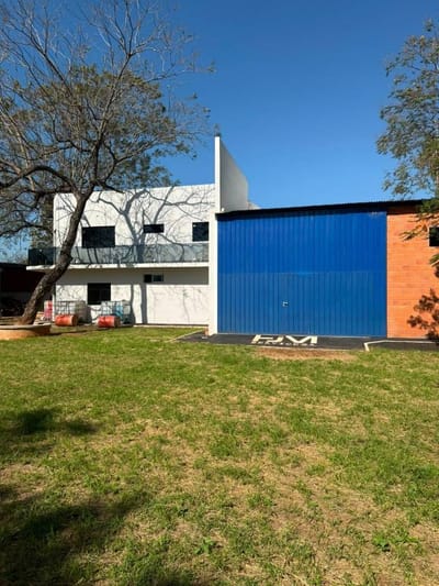 EN VENTA AMPLIO TERRENO CON OFICINAS Y TINGLADO EN LUQUE MARIN KAAGUY LUQUE
