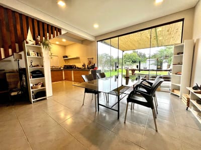 Vendo Casa Moderna en Laurelty - Luque