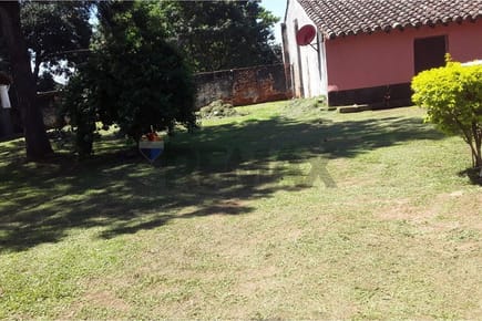 VENDO AMPLIO TERRENO COMERCIAL EN ESQ - ACAHAY