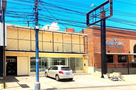ALQUILO EDIFICIO COMERCIAL,S/ CACIQUE EN LAMBARE
