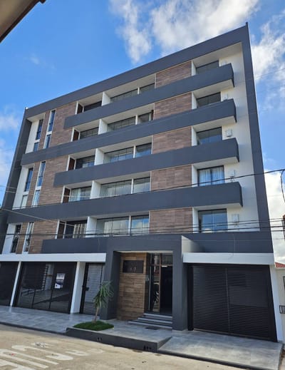 Amplio departamento de 2 dormitorios en alquiler, Avenida Banzer