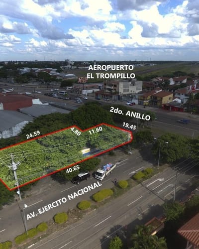 CASA EN VENTA- 2DO ANILLO AV. EJERCITO NACIONAL (AL FRENTE DEL TROMPILLO)