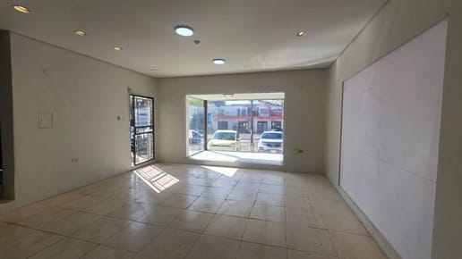EN VENTA LOCAL COMERCIAL
