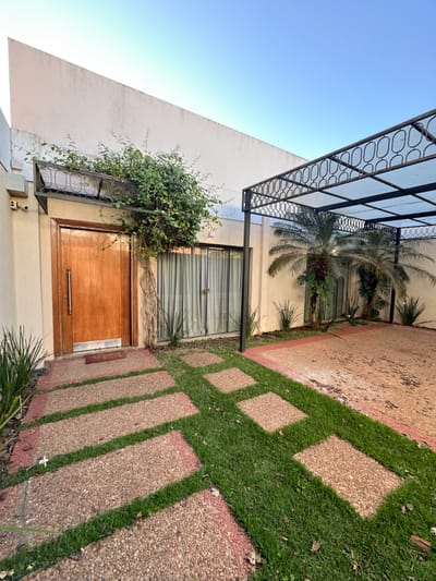 CASA EN VENTA Y ALQUILER – RECOLETA, ASUNCIÓN 
