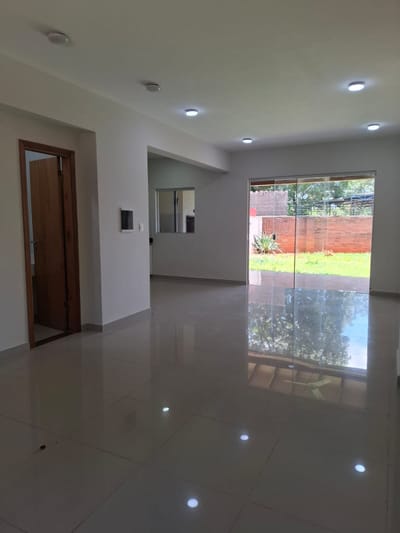 ALQUILO DUPLEX ZONA LAGUNA GRANDE SAN LORENZO