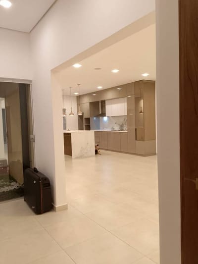 ELEGANTE RESIDENCIA DE UNA SOLA PLANTA EN 4to. Bariio de Luque