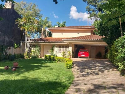 Vendo Casa sobre Avda. Peron