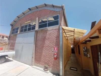 PROPIEDAD CON GALPON PARA EMPRESAS INDUSTRIALES EN ZONA QUINTANILLA