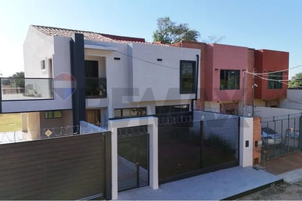 VENDO HERMOSA RESIDENCIA ENORME EN ASUNCION 