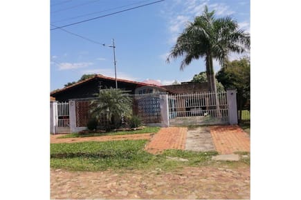 VENDO AMPLIA Y HERMOSA CASA EN SAN LORENZO