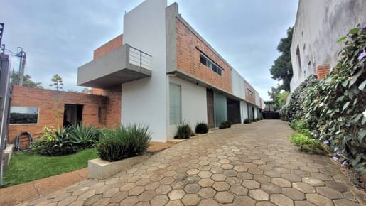 Vendo duplex amoblado en condominio cerrado bo. Villa Aurelia Asunción