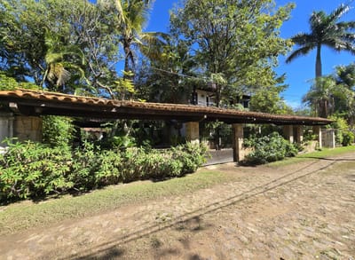 En venta amplia casa en San Bernardino a pasos del Lago