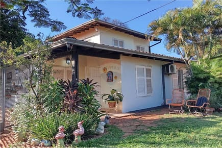 VENDO CASA EN FERNANDO DE LA MORA, ZONA SUR