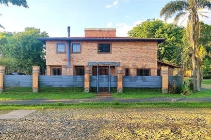 RESIDENCIA EN LAMBARE