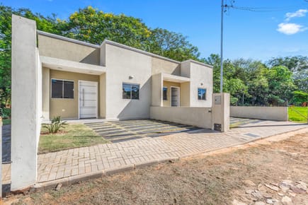 CASA A ESTRENAR EN VENTA EN LUQUE – 2 DORMITORIOS