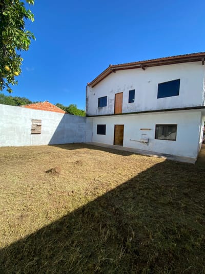 Venta De Casa Con Alquiler Activo En Luque