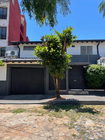 Vendo Amplio Duplex a 5 min del Shopping del Sol  