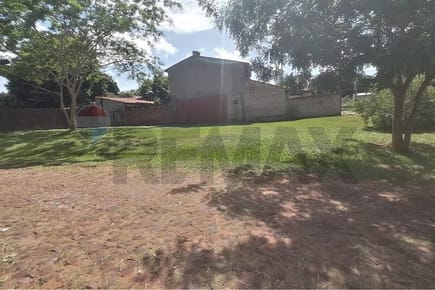 Vendo Terreno en esquina en Ñemby Barrio San Carlos 