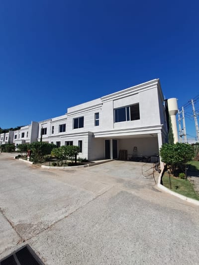 VENDO HERMOSO DUPLEX EN EL YACHT!