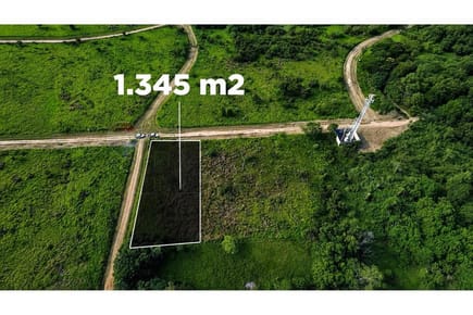 Terreno en Esquina de 1.345 m² ubicado en Surubi’i