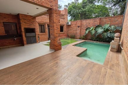Sueña en Grande: Casa Moderna en Venta en San Lorenzo