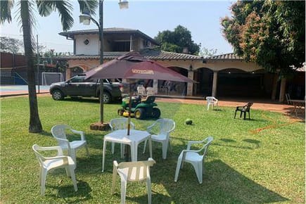 Casa Quinta con Terreno de 2,551 M2 en Ñemby 
