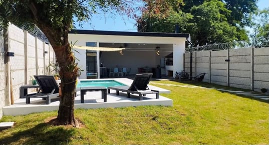 EN VENTA Casa Quinta en Villa Elisa