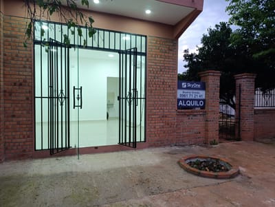 ALQUILO SALÓN COMERCIAL A ESTRENAR EN LAURELTY LUQUE 