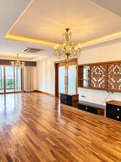Vendo amplio departamento de 3 dormitorios con 5 cocheras en Ycua Sati Asuncion 