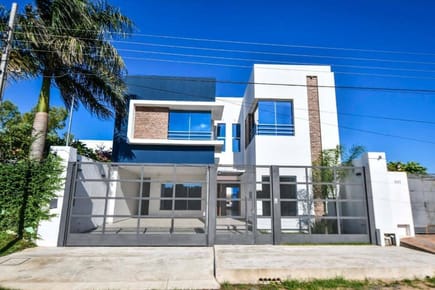 EN ALQUILER! Casa de 4 dormitorios - Zona CIT/Colegio Trinity