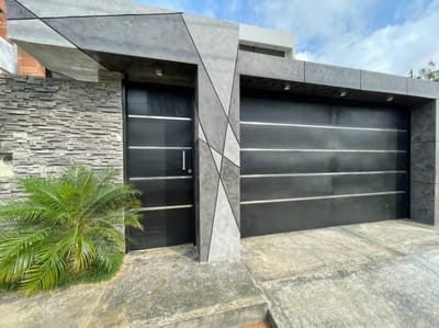  ZONA NORTE EN VENTA HERMOSA CASA CON FINOS ACABADOS
