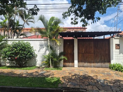 Hermosa Casa de 2 Plantas en Venta