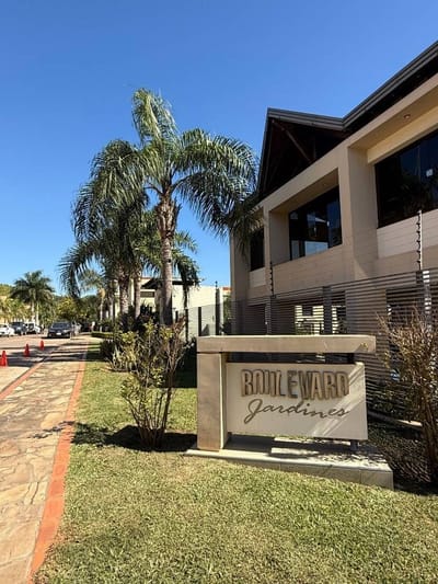Casa de 3 dormitorios en condominio cerrado con amenities en Luque 
