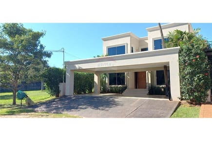 EN EL EXCLUSIVO COUNTRY CLUB MONTESOL DE LA CIUDAD DE LUQUE