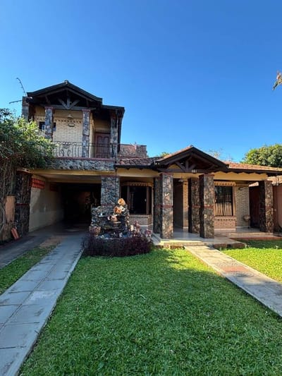 EN VENTA CASA EN EL BARRIO SAN LUIS DE SAN LORENZO 