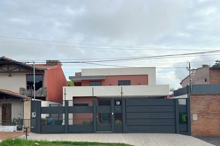 VENDO CASA EN FERNANDO DE LA MORA 