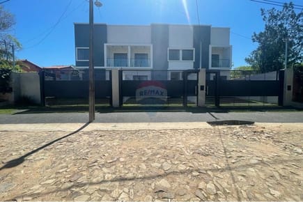 FINO DUPLEX A ESTRENAR CON PISCINA EN LOMA PYTA. 999,000,000 ₲