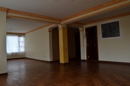 bella casa residencial con 5 departamentos en 650mt de terreno Cochabamba 