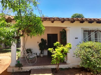 Vendo chalet con amplio patio en San Lorenzo, Lote Guazú Zona Luisito
