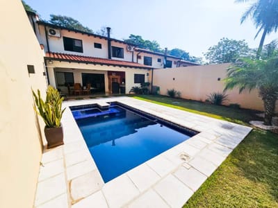 En Venta Casa Pareada en Lambaré