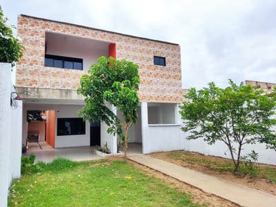 CASA EN VENTA – 2 PLANTAS | AMPLIA Y FUNCIONAL ZONA NORTE