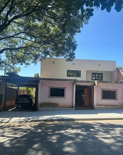 CASA EN VENTA EN FERNANDO DE LA MORA, BARRIO LEOPARDI