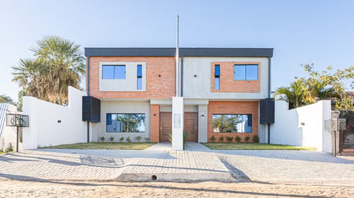 Dúplex en Barrio Cerrado – Limpio