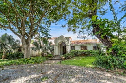 VENDO RESIDENCIA EN SURUBI´I