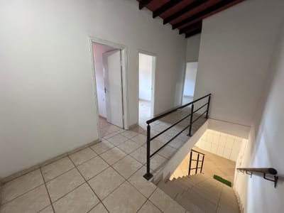 CASA EN ESQUINA BARRIO SANTA CRUZ