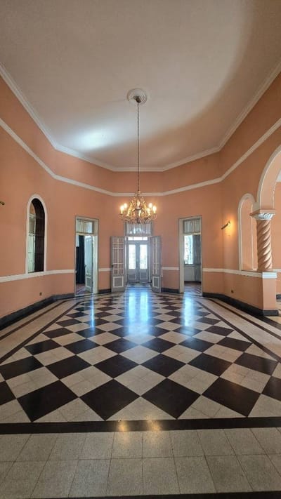 VENDO CASA EN LAS MERCEDES ASUNCION